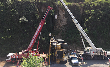 Desvolteo de camión minero de 160 tons